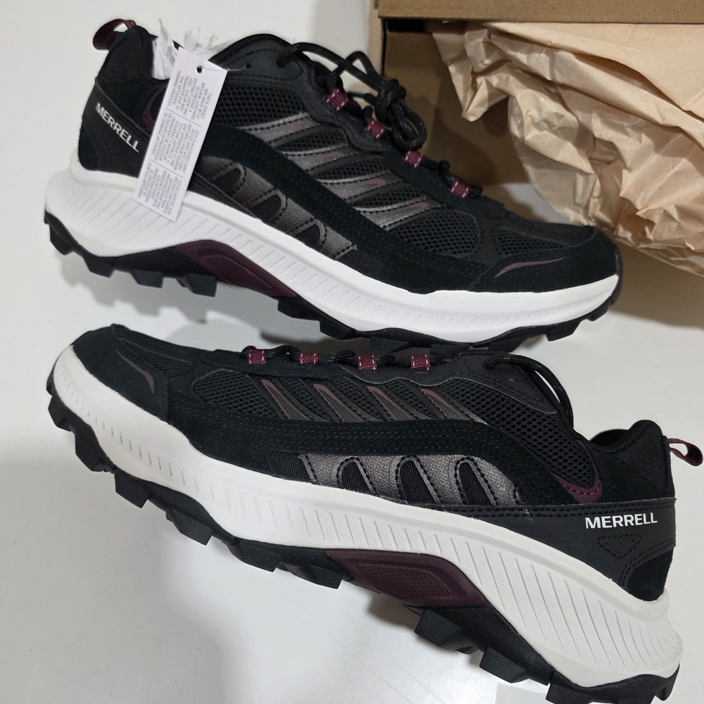 Merrell Women's Black and Burgundy Athletic Shoes